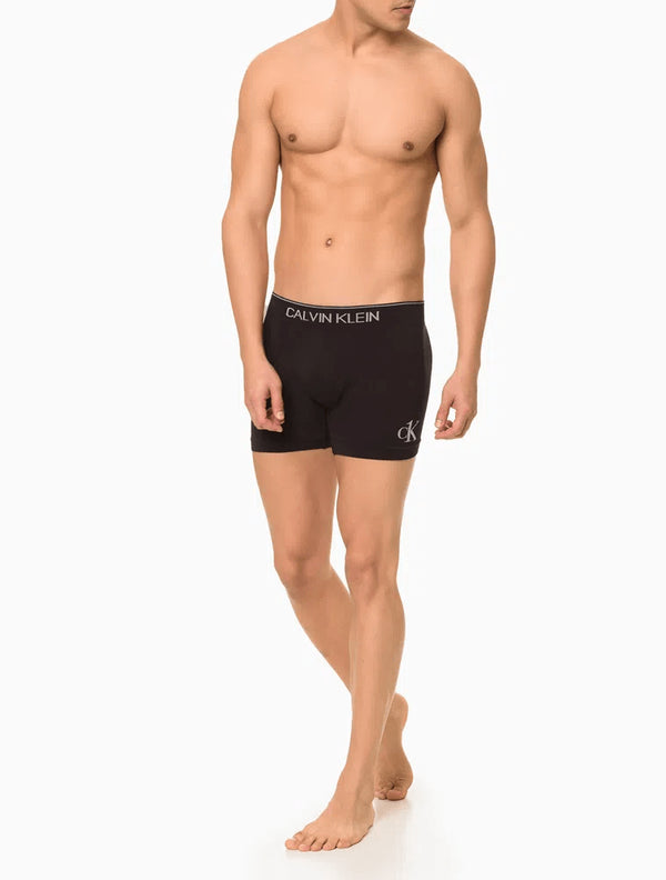 Cueca Trunk Calvin Klein Seamless Micro Sem Costura Preta